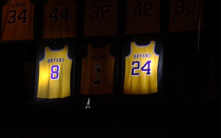 Ndeshja e lotëve dhe gjesti fantastik, Lakers gati për të nderuar Bryant