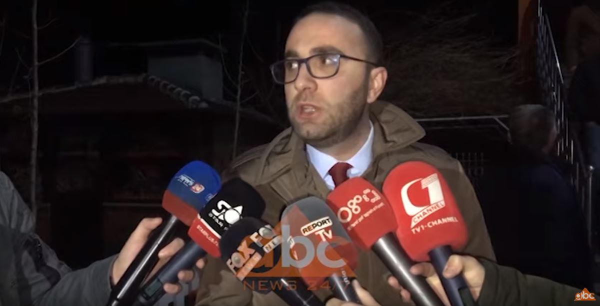 “PD i rikthehet protestave”, Bardhi: Gatishmëri për të bashkëpunuar për reformën zgjedhore