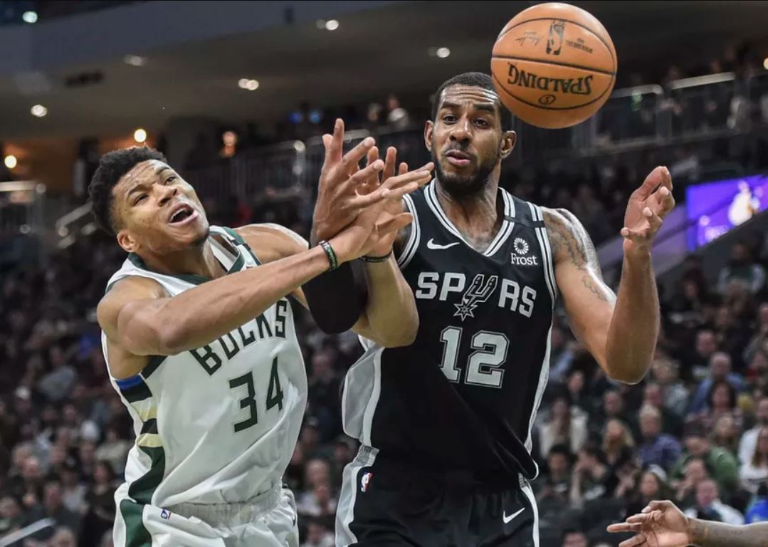 VIDEO | Antetokounmpo nuk mjafton për Bucks, triumfojnë Spurs