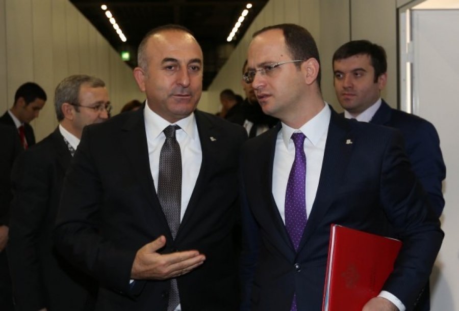 Laiciteti, në ADN-në e Shqipërisë, mos ndërhyni: Kur Bushati përplasej LIVE me Çavusoglu për gylenistët