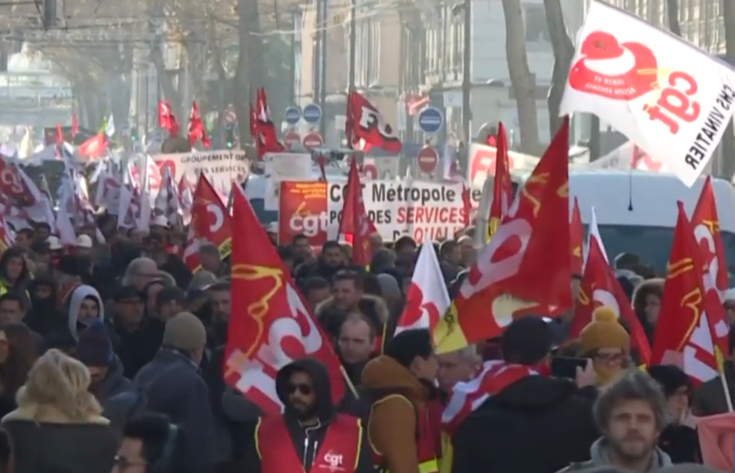 Protestat për reformën e pensioneve, tërhiqet qeveria franceze: Të gatshëm për kompromis