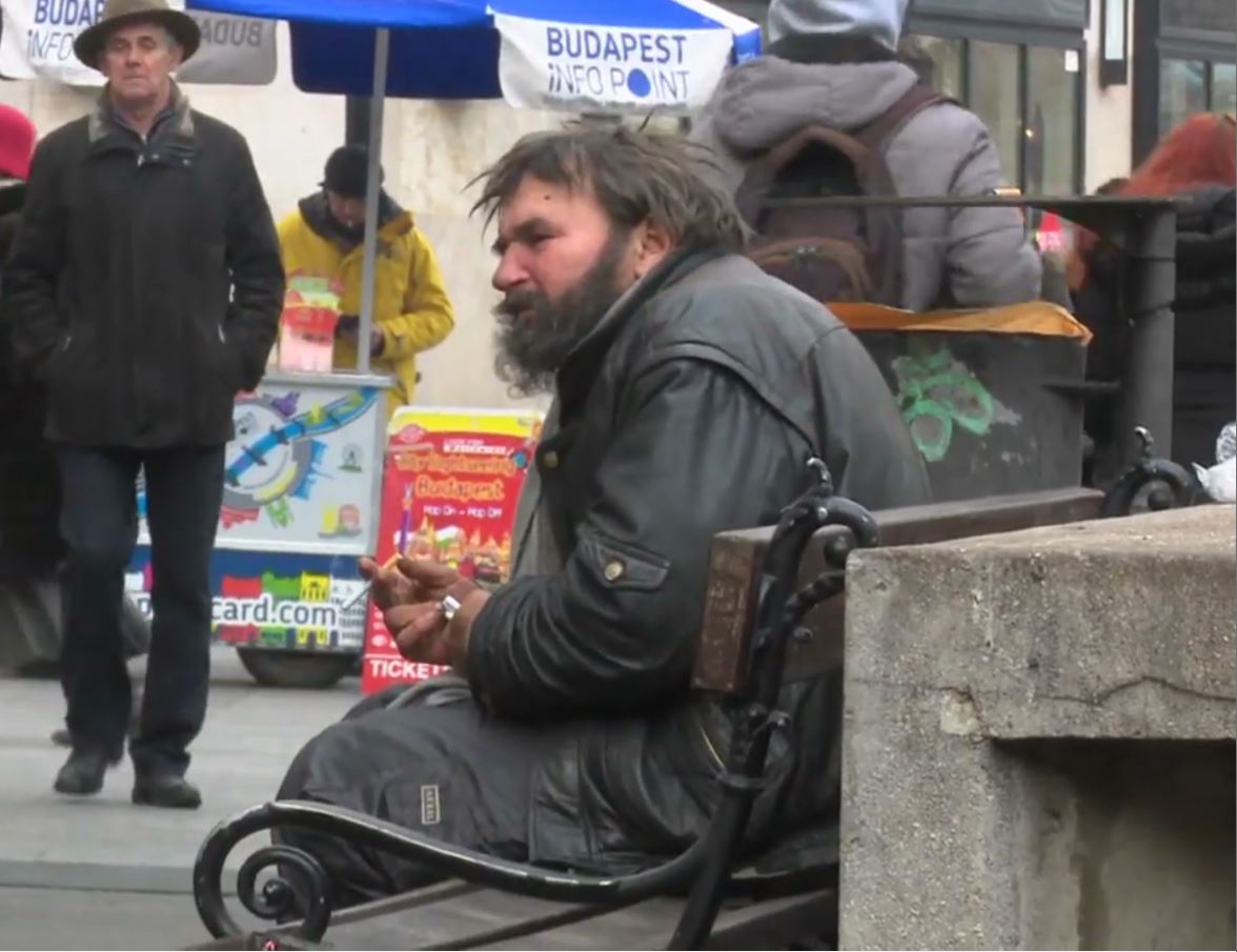 Alarmi i vdekjeve nga i ftohti, dhjetëra viktima mes të pastrehëve në Hungari