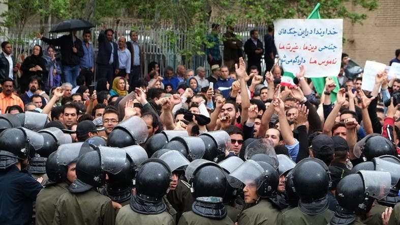 Përshkallëzohet situata, policia iraniane qëllon mbi protestuesit