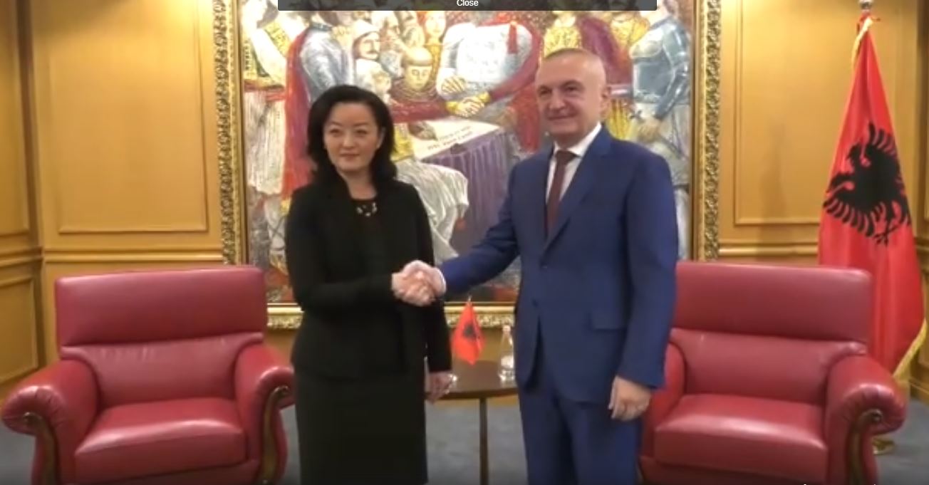 US Ambassador Yuri Kim presents credentials letter to the Presidency