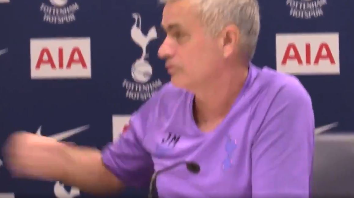 VIDEO | “Dil jashtë po nuk besove”, Mourinho “show” në konferencë