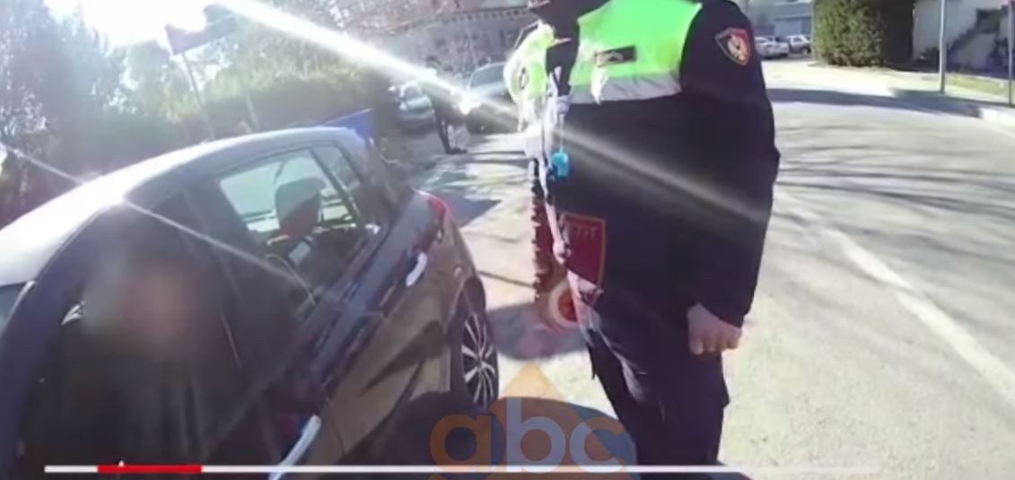 VIDEO/ Arrestohet 19-vjeçari, çfarë iu gjet pas kontrollit në makinë
