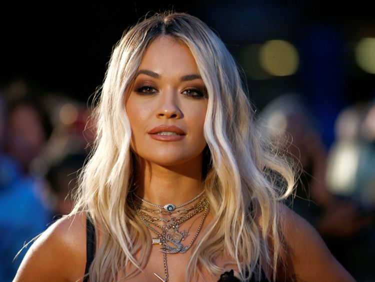 Rita Ora flet pas ndërtimit të shtëpisë së familjes Sala në Shqipëri