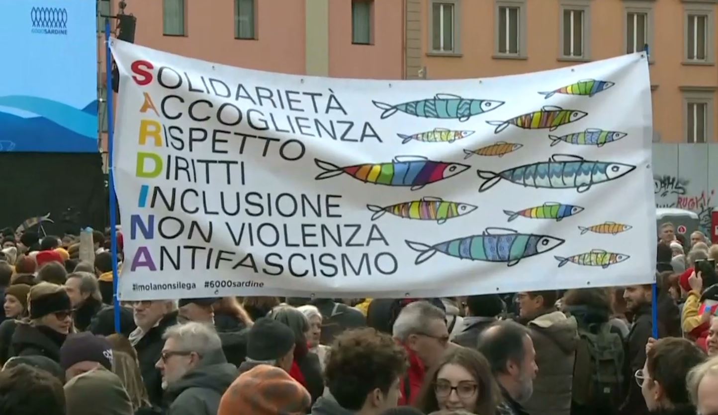 40 mijë “Sardele” kundër populizmit, reagon Salvini: Duan të krijojnë një parti