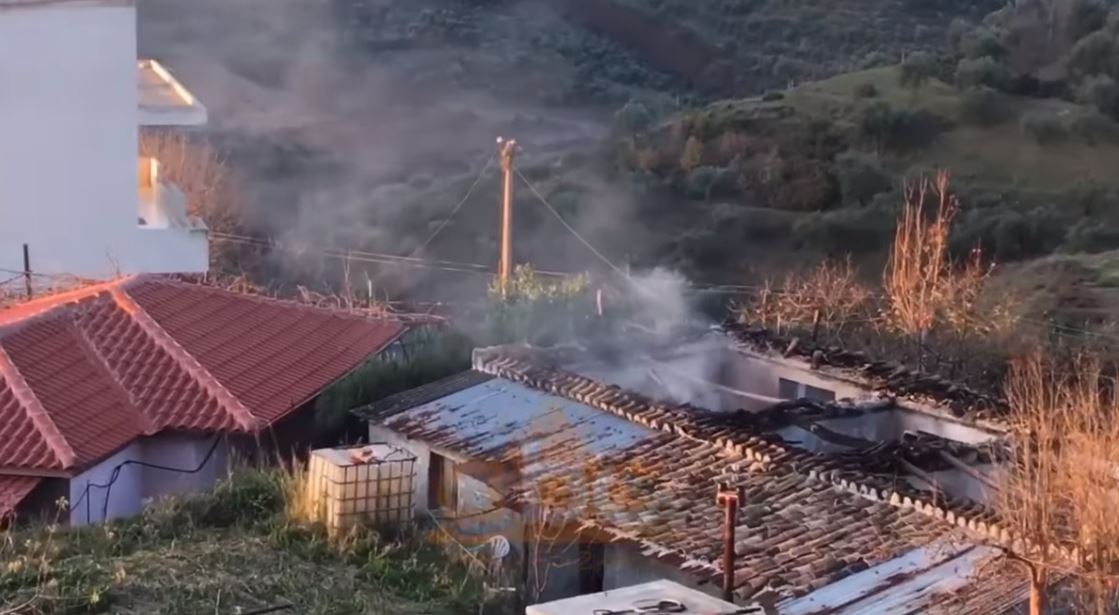 Gjithçka e shkrumbuar: Si u dogj banesa e gardianit në Patos që vrau dy persona