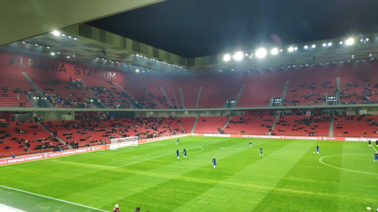 “Luajmë dhe rindërtojmë së bashku”, situata në shkallët e stadiumit