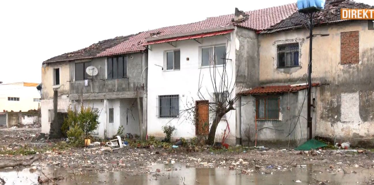 Trishtim, braktisje e kushte të vështira, çfarë ka mbetur nga Thumana pas tërmetit