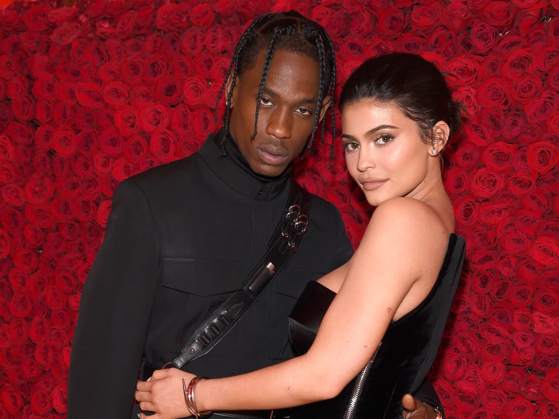 Fotot e Kylie Jenner dhe Travis Scott po i bëjnë konfuz të gjithë