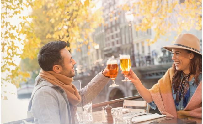 Studimi:  Alkooli ju ndihmon të flisni gjuhë të huaja më mirë
