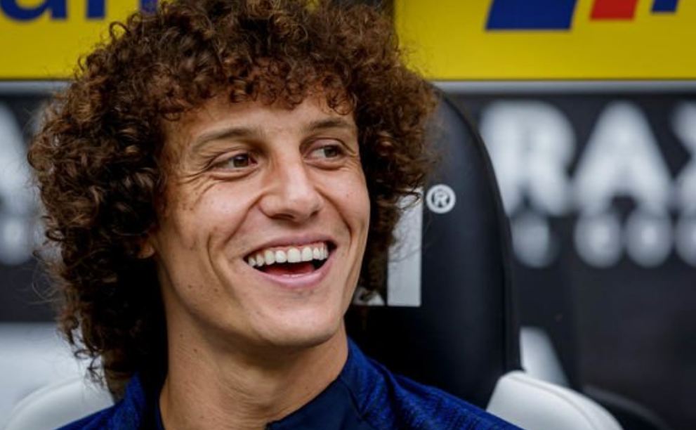 VIDEO | Epike video e David Luiz, ja si i ngacmon gjumashët e Arsenalit