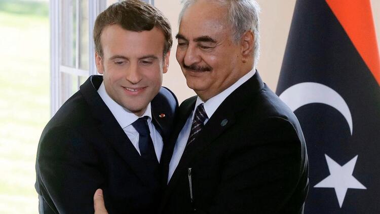 Zyrtari turk reagon ashpër ndaj fotos së Macron me gjeneralin që po trondit Libinë