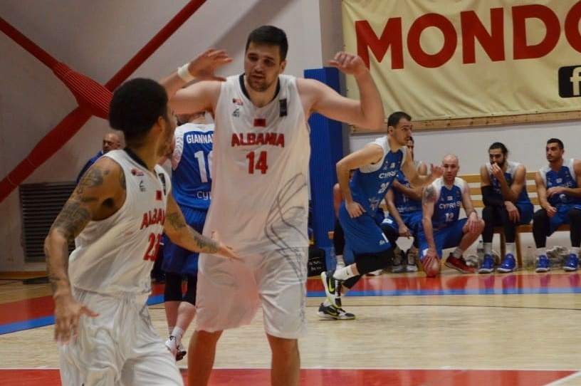 Basketboll: Shqipëria thyen Qipron, na udhëheq Hysenagolli dhe një amerikan