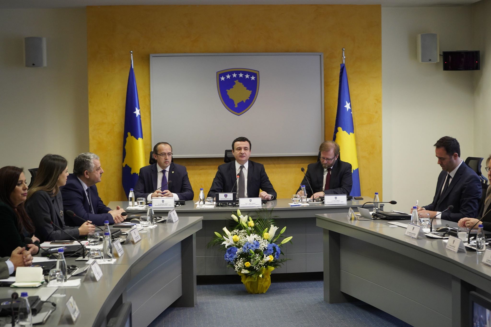 Albin Kurti zyrtarisht kryeministër, prioritet zhvillimi ekonomik dhe dialogu Kosovë-Serbi