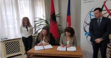 Nënshkruhet marrëveshja për bashkëpunimin ekonomik mes Shqipërisë dhe Çekisë