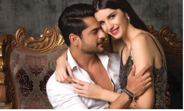 “Sarasvatiçandra”, modelja shqiptare ndahet me sherr nga ylli indian