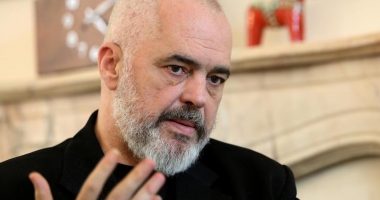 PS vendos papritur të ndryshojë “Kushtetutën” e saj