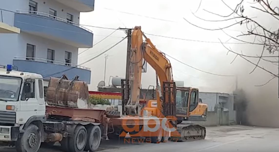 VIDEO / U shpall e rrezikshme pas tërmetit, IKMT shemb me eksploziv banesën 4-katëshe në Durrës