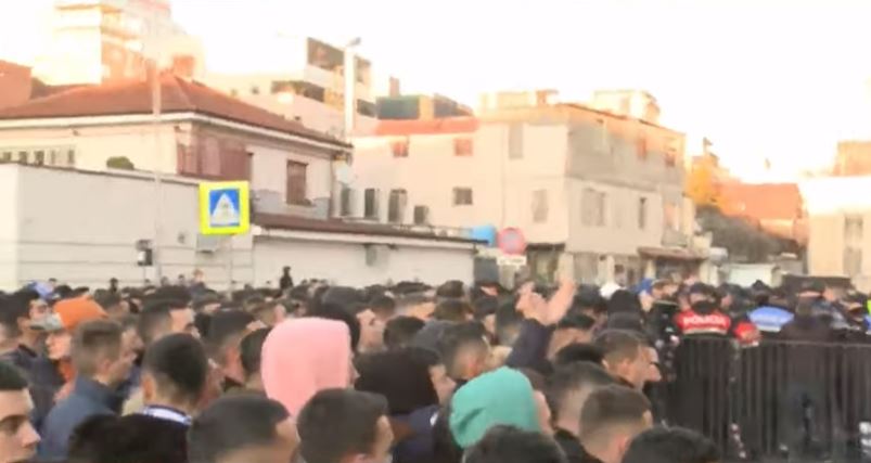 Arrestime para derbit! “Policia serbe”, acarohen tifozët e Tiranës