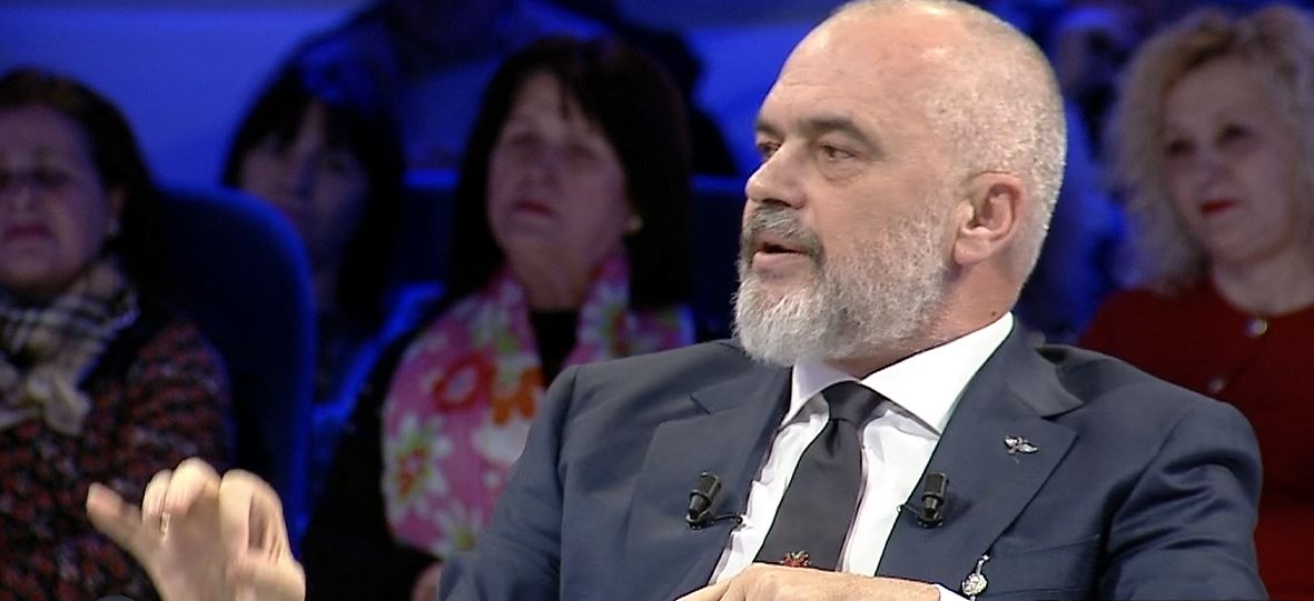 Përse kryeministri i vendit tim lëviz me makinën e vëllait? Rama përplaset me Klodiana Lalën