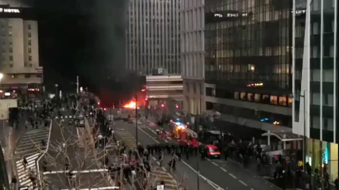 Zjarr i madh në stacionin kryesor “Gare de Lyon” te Parisit, evakuohet zona