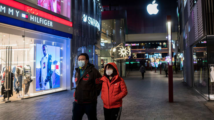 Koronavirusi “gjunjëzon” ekonominë, pesë milionë kinezë humbin vendet e punës