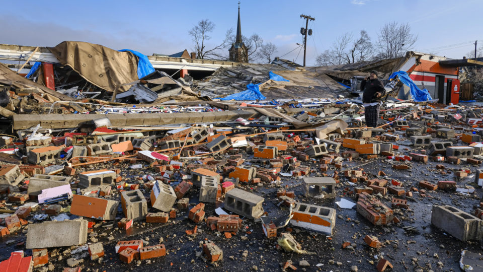 Tornado në Tenesi në Amerikë, humbin jetën mbi 20 persona