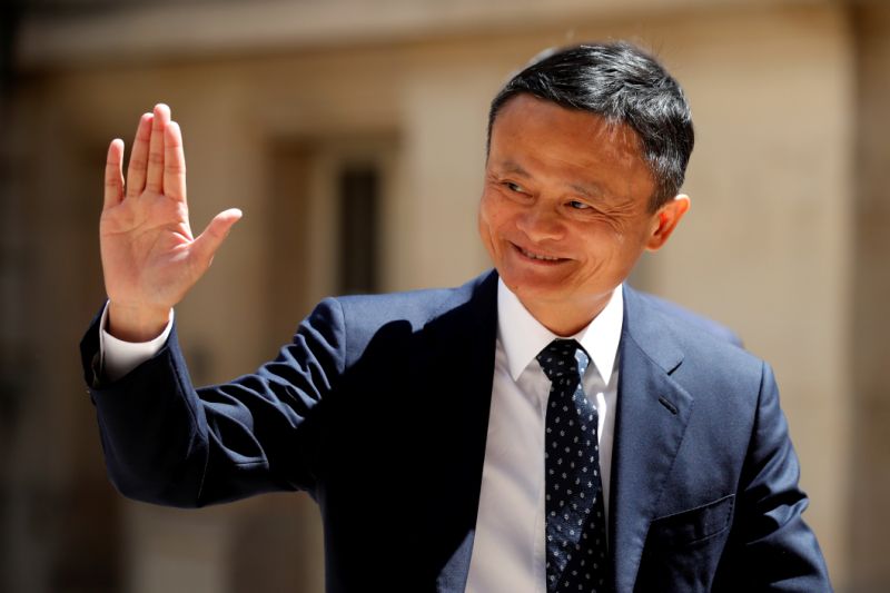 Ndihmë në luftën kundër pandemisë / Miliarderi kinez Jack Ma dhuron maska, veshje dhe teste në Afrikë