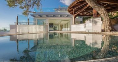 Puna e ëndrrave, të paguhesh për të qëndruar në shtëpi luksoze