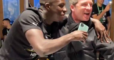 VIDEO | Mendy ndez atmosferën, City feston nën tingujt e “Wonderwall”