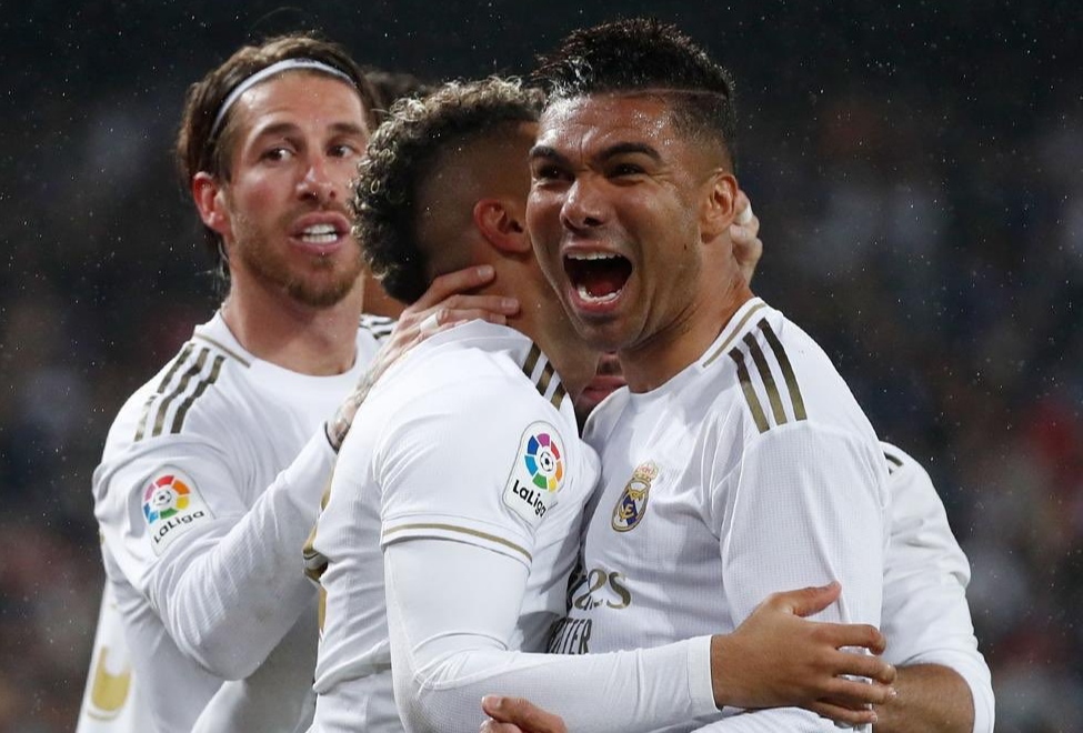 VIDEO/ Zhbllokimi i El Clasico, Casemiro i habit të gjithë me festën e golit