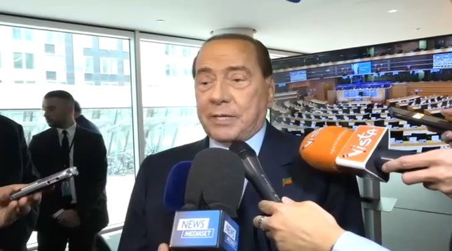 Koronavirusi, Silvio Berlusconi dhuron 10 milion euro për zonën e Lombardisë