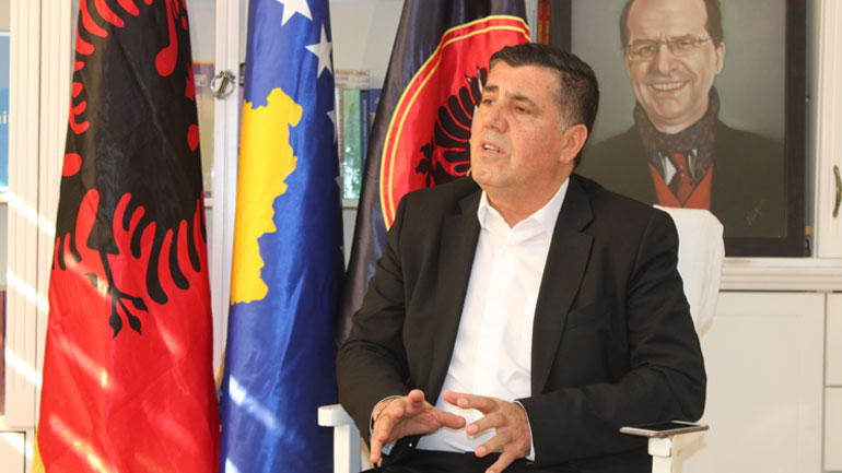 Pati kontakt me personin që rezultoi pozitiv me koronavirus, vetëizolohet kryetari i komunës së Gjilanit