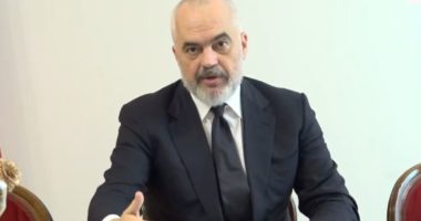 “Nuk ndalohet ecja në këmbë”, Rama: Mos u trembni furrat e bukës, ushqimoret dhe farmacitë nuk do të mbyllen