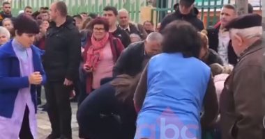 Kaos dhe panik në Fier, helmohen mbi 30 nxënës në gjimnazin “Janaq Killica”