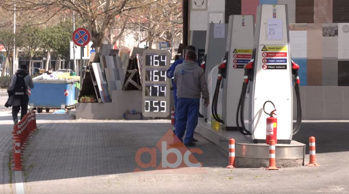 Çmimi i naftës në tregjet ndërkombëtare ka pësuar rënie drastike si pasojë e përhapjes së COVID-19