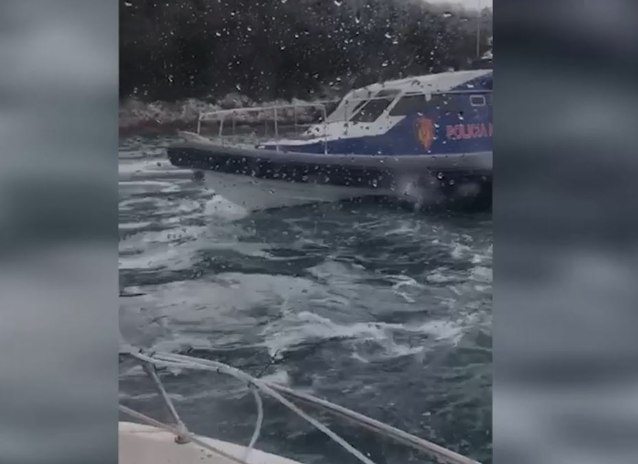 Shpëtohet varka me tre peshkatarë në Vlorë