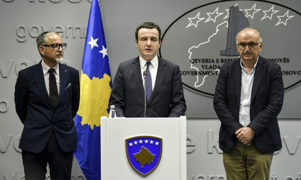 Kosova nuk ka teste për koronavirusin, Serbia i ofron ndihmë