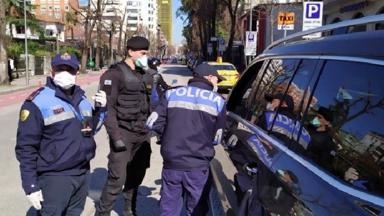 Theu karantinën duke ecur me shpejtësi me makinë, arrest shtëpie për ish-policin