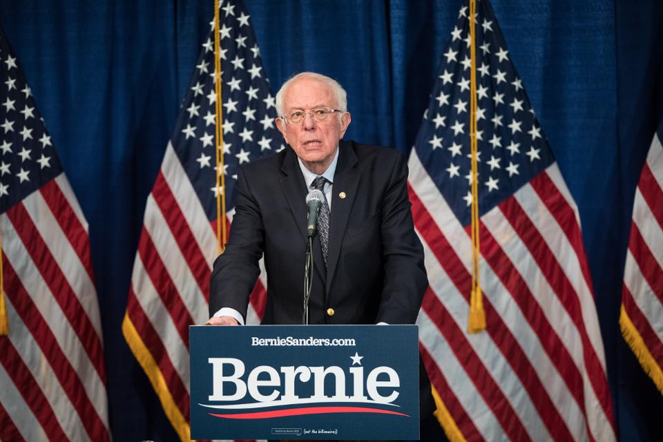 Bernie Sanders heq dorë nga gara presidenciale