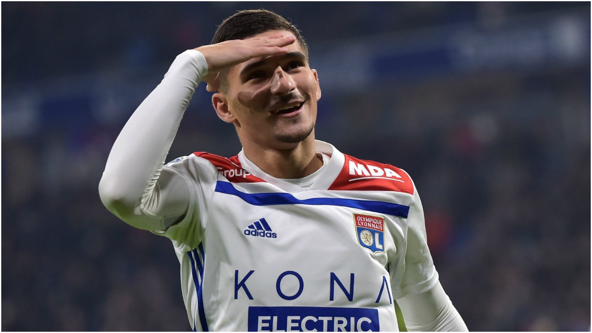 Guardiola e sheh si pasuesin e David Silvës, Lyon vendos për Aouar