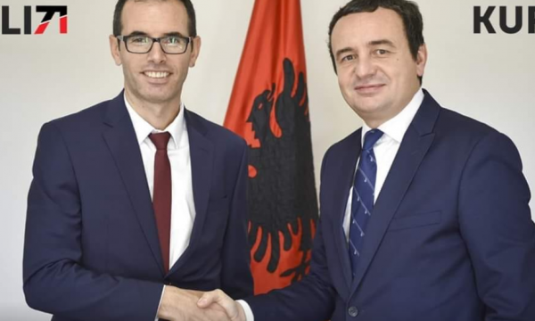 “UÇK ka kryer krime lufte”: Këshilltari i Kurtit sqaron deklaratën