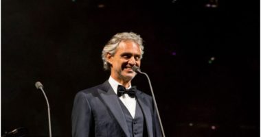 “Muzikë për shpresë”: Andrea Bocelli performancë në Katedralen Duomo të Milanos