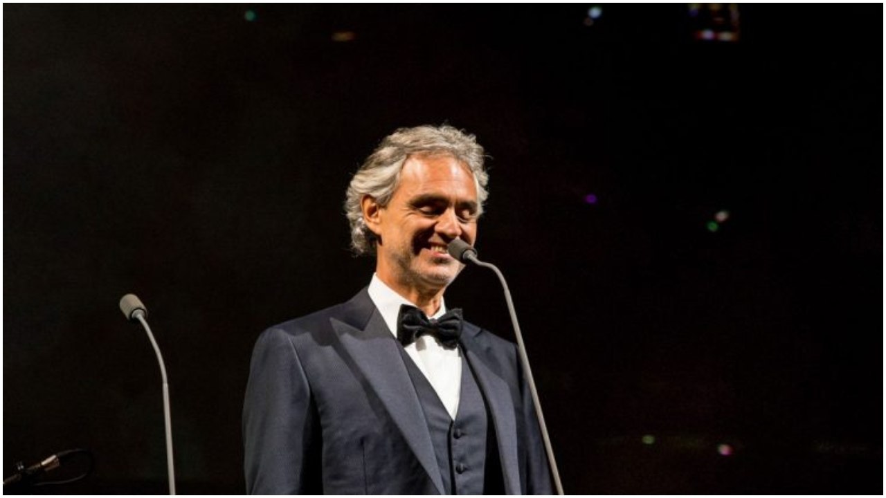 “Muzikë për shpresë”: Andrea Bocelli performancë në Katedralen Duomo të Milanos