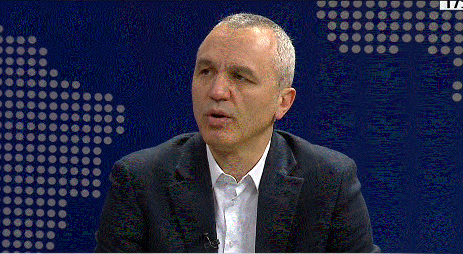 “Pika kyçe është prekja e mushkërive”, mjeku infeksionist sqaron shenjat klinike që duhet të ketë një person për të shkuar në spital