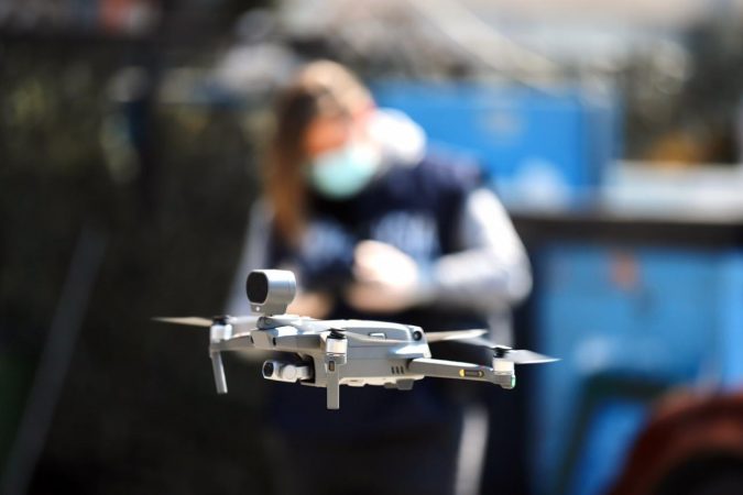 Droni spiunon të “pabindurit”, qindra këmbësorë të gjobitur, rekord ndëshkimesh për shoferët