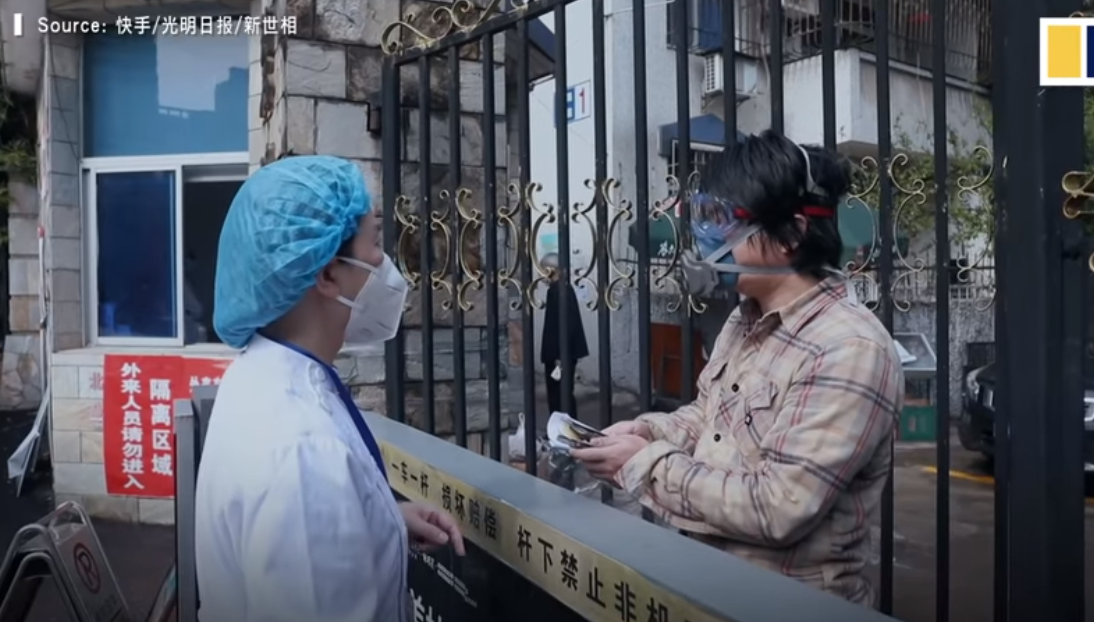 Familjarëve të viktimave nga Covid-19 në Whuan u mbeten vetëm lotët në sy e sendet e tyre personale